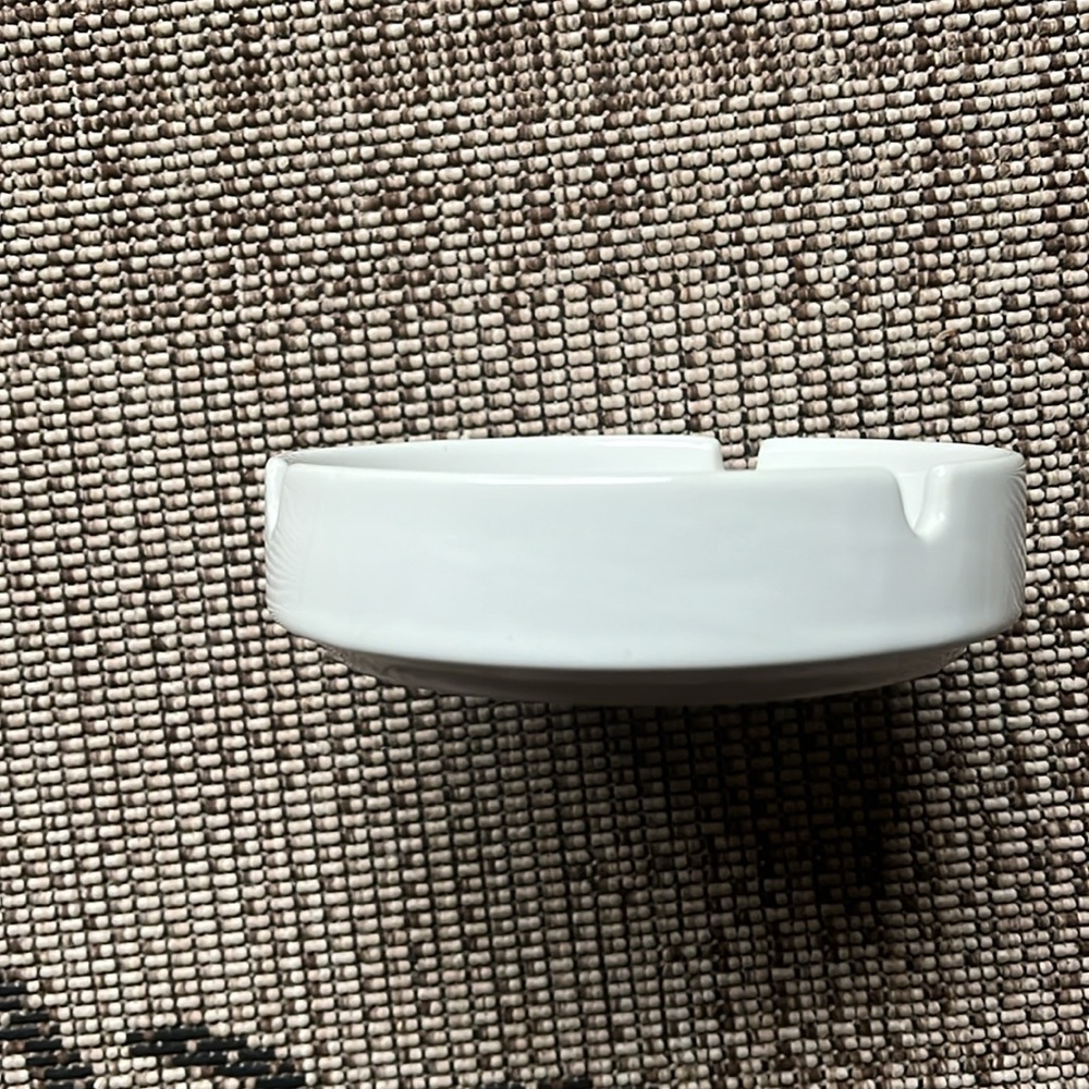 New York Themed Ashtray - Picture 4 of 5